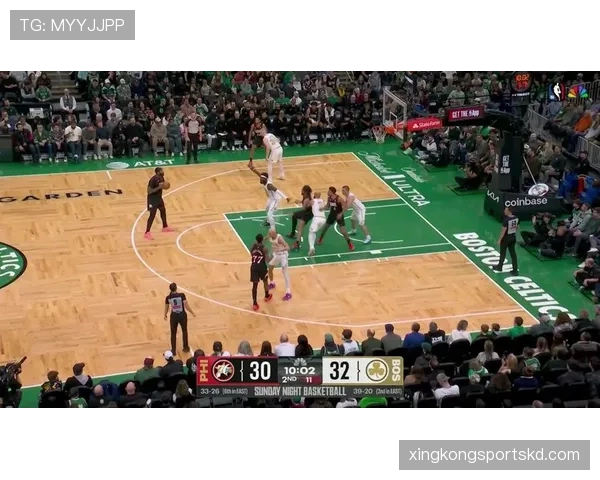 拉塞尔防守统治力重塑凯尔特人禁区秩序